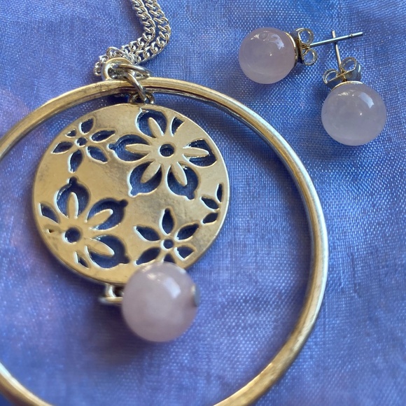 A vintage Necklace Set for girl/woman (ring, pendant on a chain, and earrings) - Picture 8 of 9